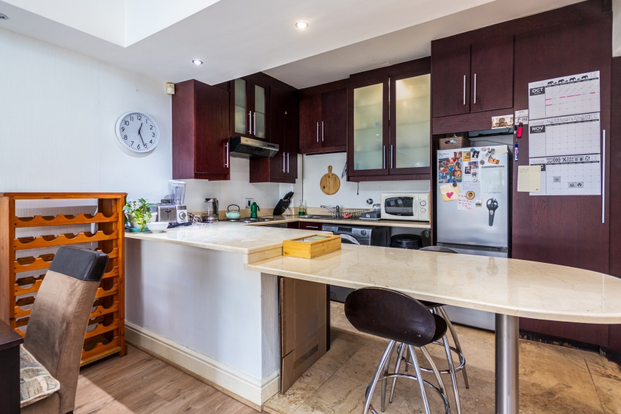 2 Bedroom Property for Sale in Sea Point Western Cape